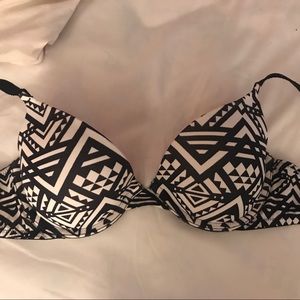 PINK Wear Everywhere Bra